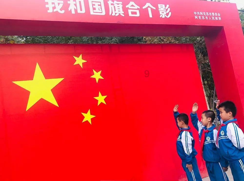 女生谁都怕就是不怕一个男的说明什么？游戏画面